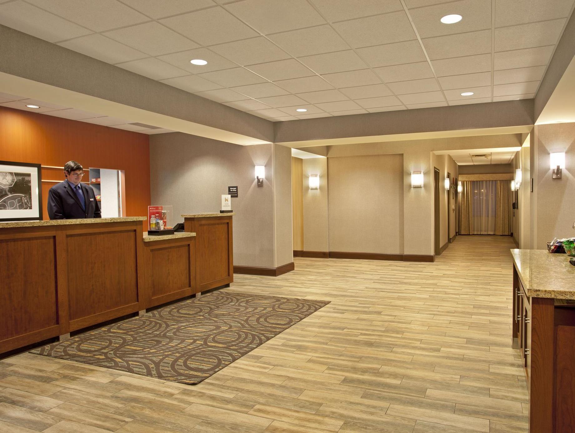 Hampton Inn & Suites Minneapolis St. Paul Airport - Mall Of America Блумингтон Экстерьер фото